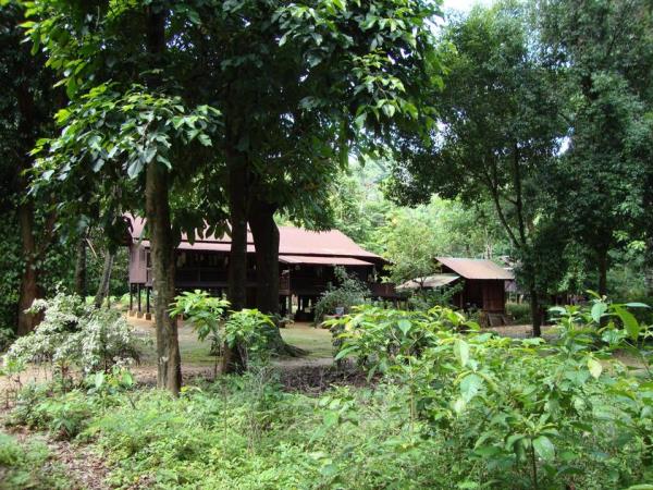 Burma overland tour from Thailand