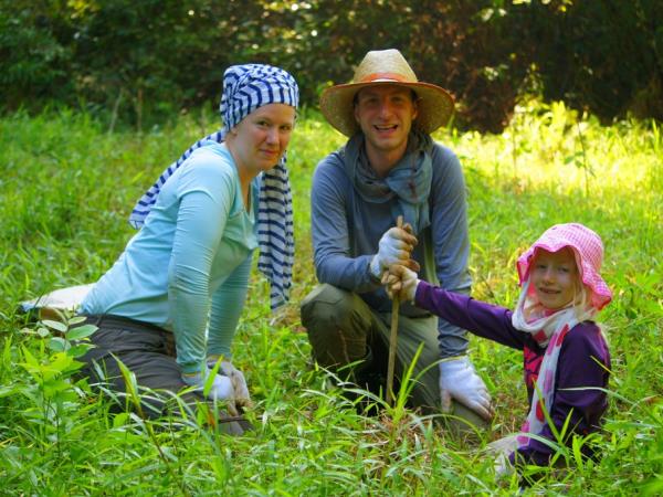 Family volunteering in Borneo