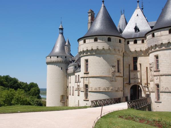 Chateau to Chateau family cycling tour in the Loire