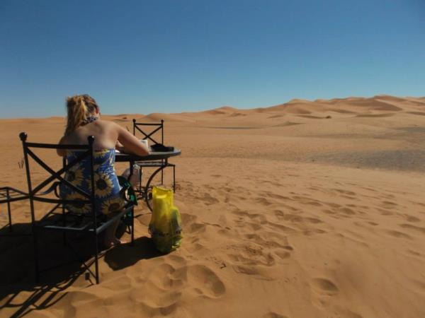 Painting holiday in Moroccan desert