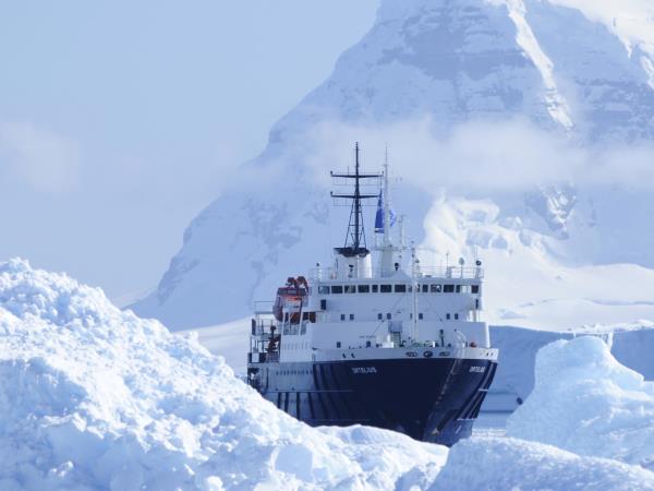 Antarctic cruise and hiking in Chile