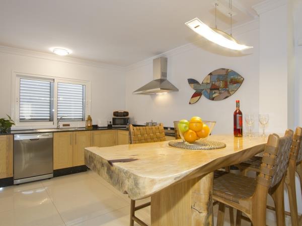 Lanzarote seafront apartment, Punta Mujeres