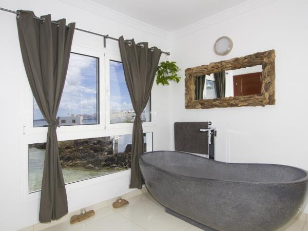 Lanzarote seafront apartment, Punta Mujeres