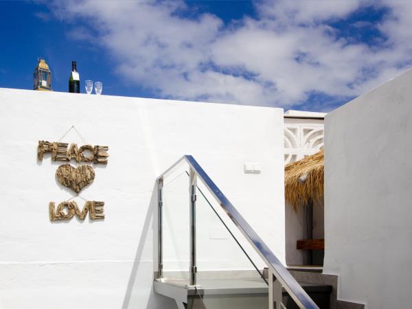 Lanzarote seafront apartment, Punta Mujeres