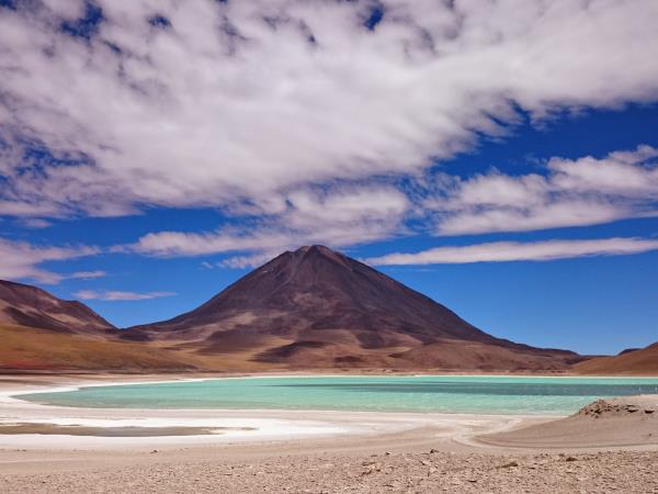 Bolivia salt lakes, lagunas & volcanoes holiday