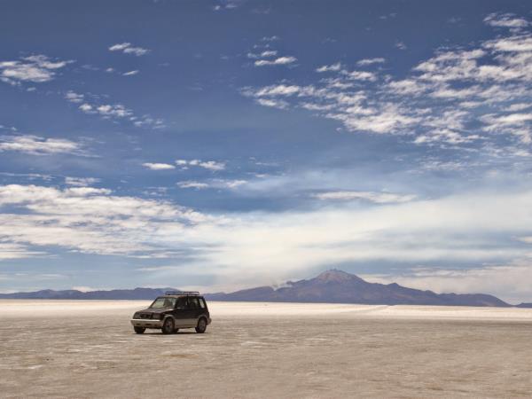 Bolivia salt lakes, lagunas & volcanoes holiday