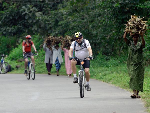 Kerala Hike, bike & kayak in India