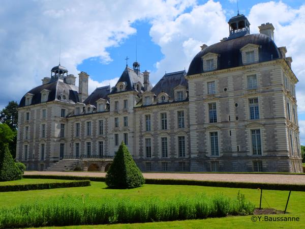Chateau to Chateau family cycling tour in the Loire