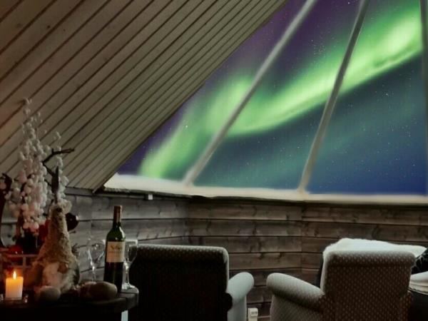 Northern Lights activity break in Finland, Arctic Hills