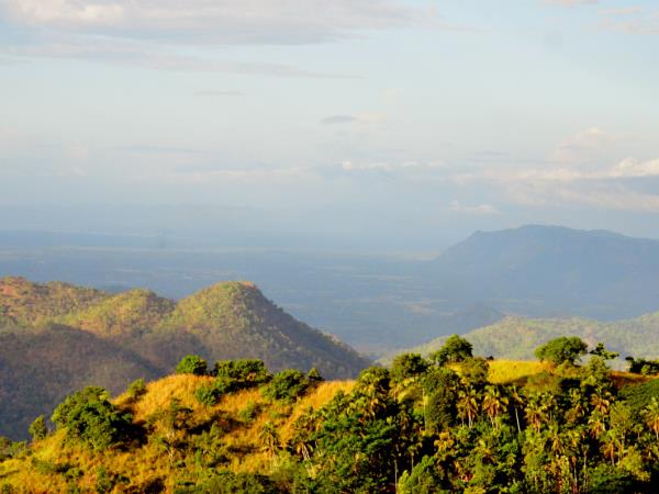 Honeymoon adventure in tropical Sri Lanka