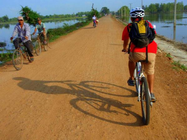 Cambodia cycling tour, tailor made