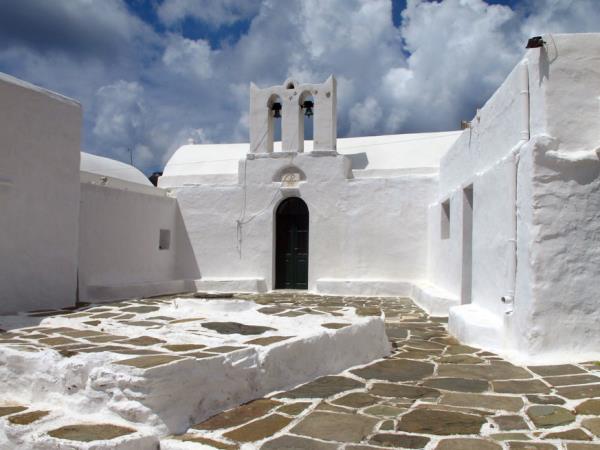 Walking holiday in the West Cyclades, Greece