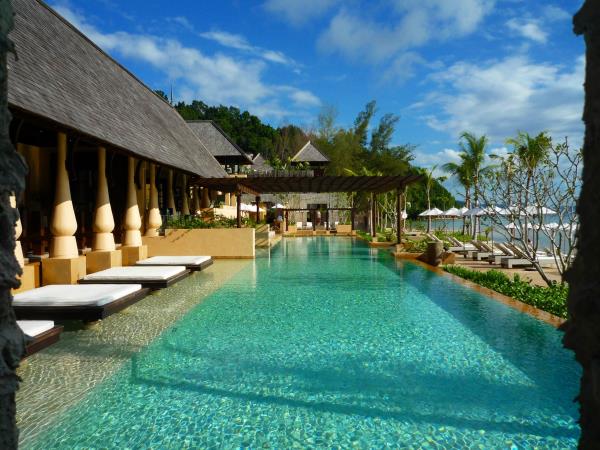 Luxury beach holiday in Borneo & Orangutans