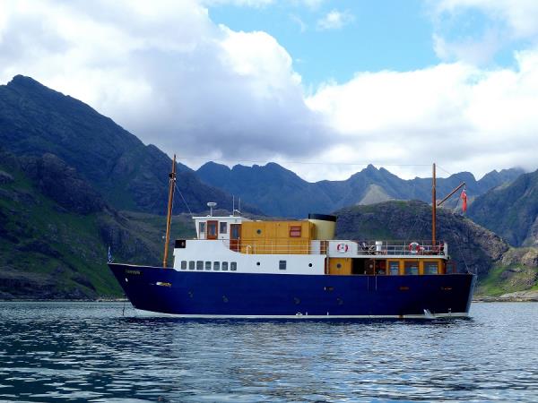 scottish hebrides cruises