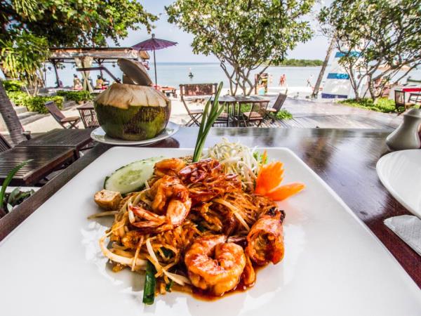 Thailand island hopping holiday