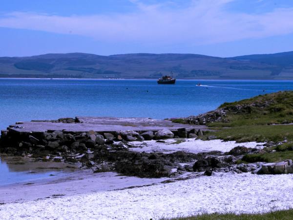 Scotland island hopping holiday, car free