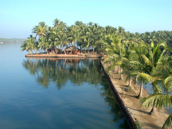 Kerala walking, culture & wildlife holiday, India