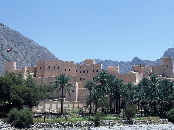 Oman cycling & trekking holiday