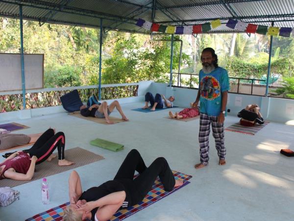 Yoga in India and volunteering holiday