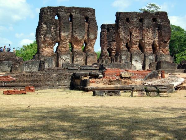 Sri Lanka culture & activity holiday, tailor made