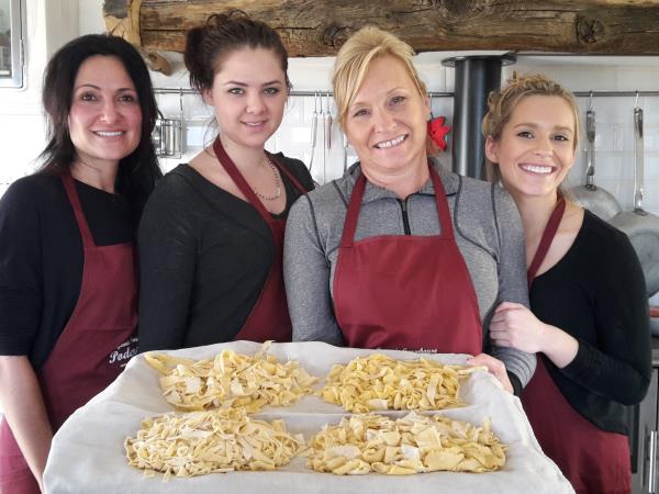 Tuscany holiday, cooking, walking, truffle-hunting tour