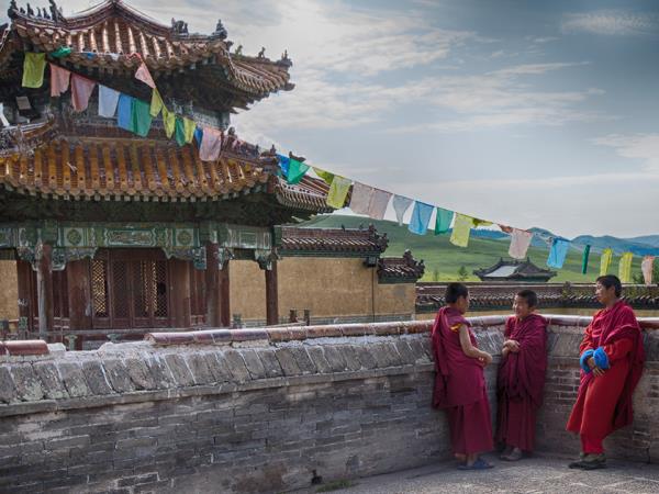 Mongolia tour, mountains & nomads