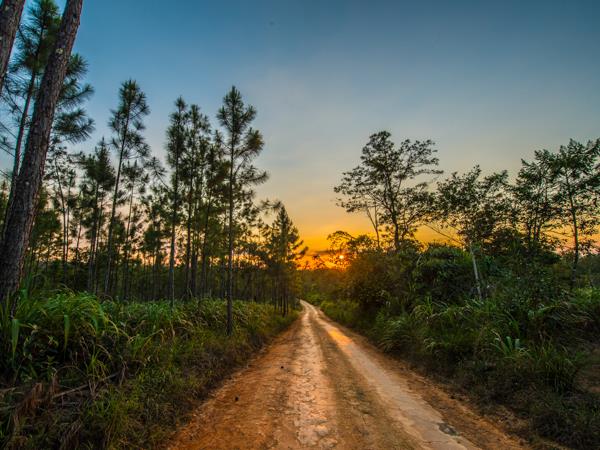 Belize holiday, Mayan mountains and Caribbean caye