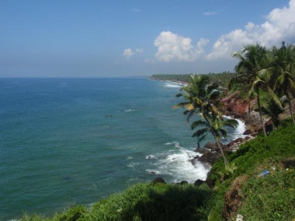Backwaters of Kerala, spice gardens & beach holiday