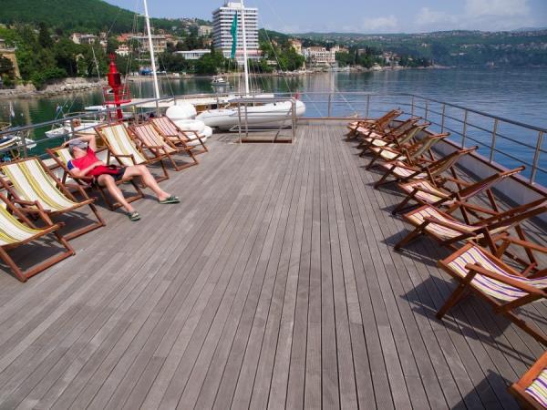 Island hopping cruise in Northern Croatia