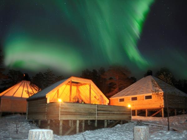 northern lights tour sweden