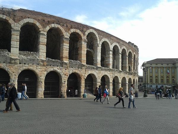 Cultural tour of Italy, Verona to Milan