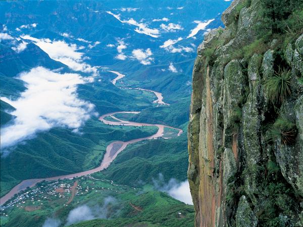 Copper Canyon to Baja Coast in Mexico, rail and beach holiday