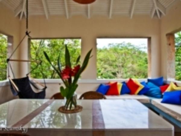 Dominica holiday cottage in botanical gardens