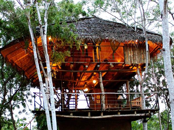 Yala tree houses & mud chalets in Sri Lanka