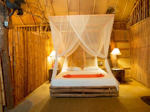 Yala tree houses & mud chalets in Sri Lanka