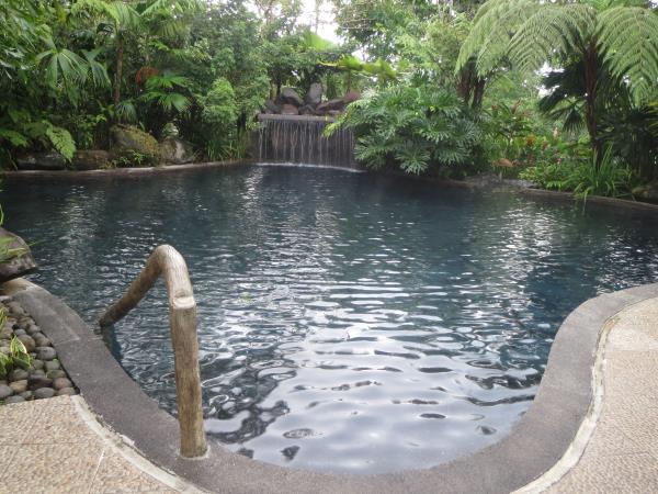 Costa Rica holiday, coast to coast