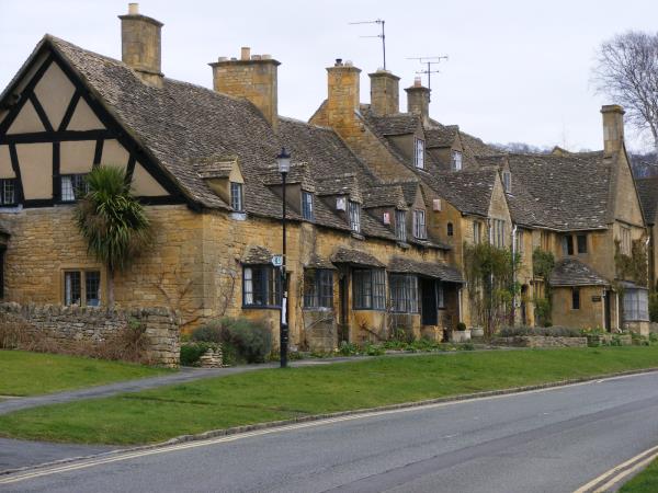 Cotswolds Way self guided walking holiday, England