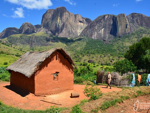 Madagascar wildlife tour with hiking