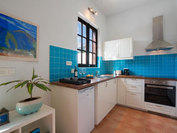 Lanzarote garden apartment, self catering for 2