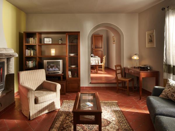 Tuscany farmhouse accommodation, Italy