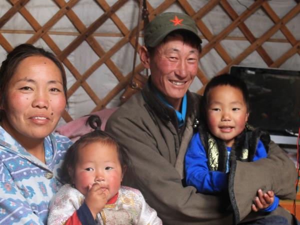 Mongolia tour, mountains & nomads