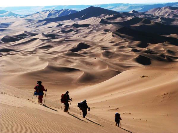 Badain Jaran Desert trekking tour, China