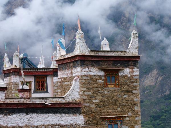 Cycling holiday in Eastern Tibet, Sichuan Province