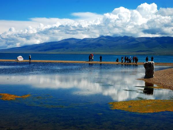 Qinghai Lake cycling tour in China
