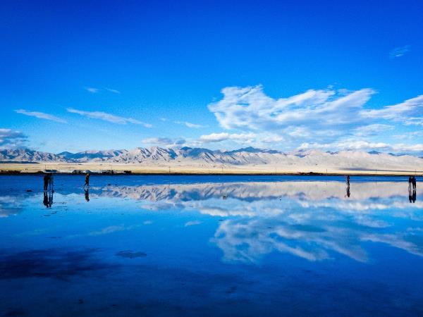 Qinghai Lake cycling tour in China