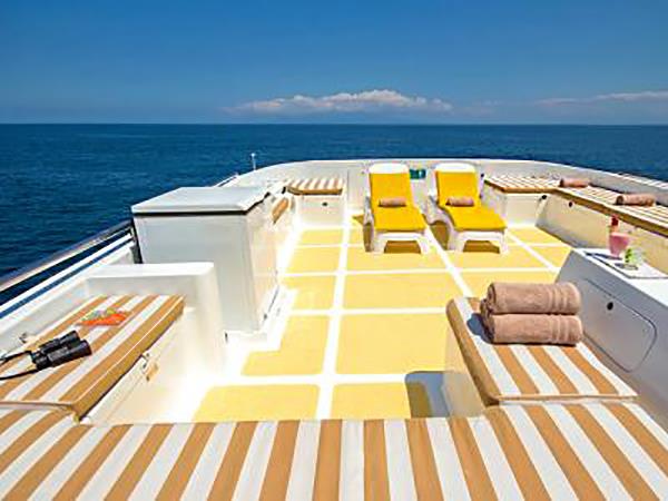 Galapagos cruise holiday
