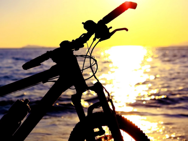 Hainan cycling and hiking tour in China