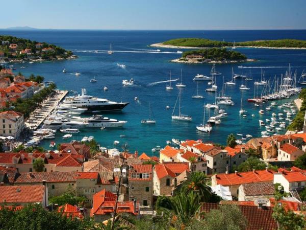 Croatia holiday, island hopping and countryside