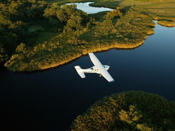 Botswana safari, lodges and mobile camps