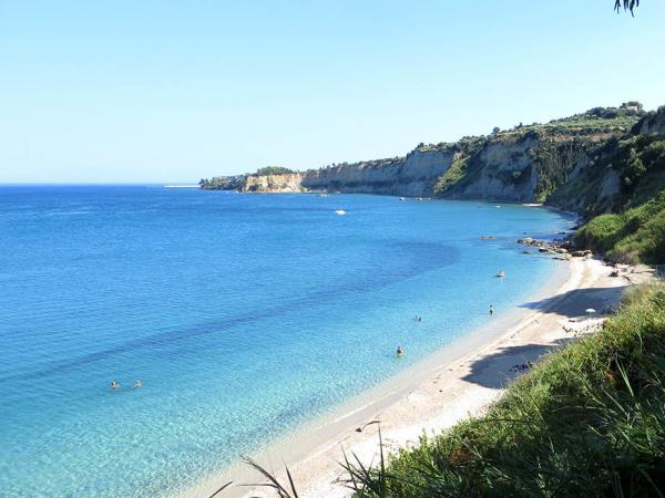 Vegan holiday in Greece, cooking and food